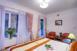 Rock Hotel 2*